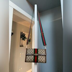 Authentic vintage 1980’s Gucci Sherry Line Ophidia clutch w/ free conversion kit